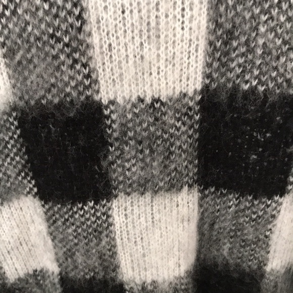 TORRID FUZZY SWEATER CARDIGAN BLACK, GREY & WHITE SIZE 1X NEW W/OUT TAGS - Picture 5 of 9